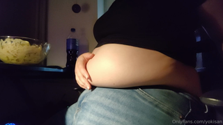 601641312_i-just-ate-a-whole-pot-of-pasta-my-poor-tummy-what-i-ve_0.m4v