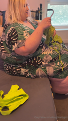 902574356_isn-t-that-new-bikini-super-cute-guys-kinda-love-it_0.mp4