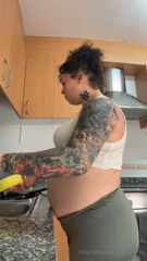 1273890186_i-wash-the-dishes-like-a-good-girl_0.mp4
