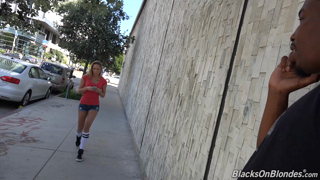 Hollie Mack.mp4
