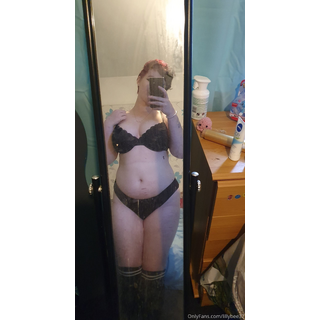 2020-12-27_Almost the new year! Maybe I'll do a sexy photo shoot )_1363x2560_a29a6bbc2313851b83de1cde74b18348.jpeg