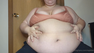 277867100_some-slow-motion-belly-play-for-ya_0.m4v