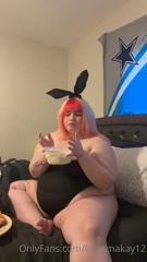 299881180_this-playboy-bunny-knows-how-to-eat-it-was-a-totinos-p_2.m4v
