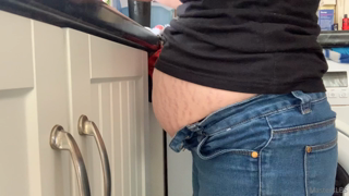 329005800_watch-me-wash-the-the-dishes-with-my-growing-bump-on-display_0.m4v