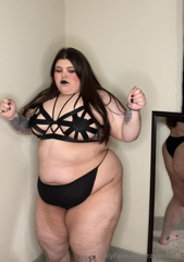 1078654923_forever-vibing-while-in-lingerie_0.mp4