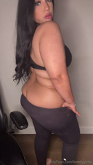 1867808026_new-video-uploading-right-now-check-it-out-my-weight_2.mp4