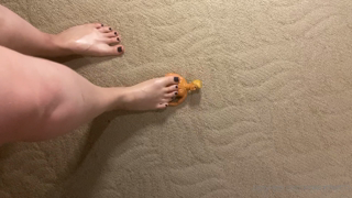 30285690_i-love-having-tiny-men-under-my-big-soles-bigfeet-size15fe_0.m4v