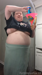 559963499_feeling-this-bloated-from-brews-is-so-addicktive-for-me-tel_0.m4v