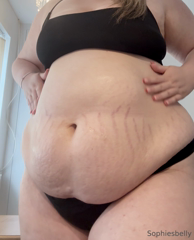 1885483488_oiling-up-this-swollen-belly_0.mp4