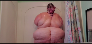12369671_watching-the-water-run-down-my-ass-is-so-therapeutic_0.mp4