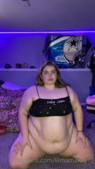 204611736_twerking-splits-and-a-little-workout_0.m4v