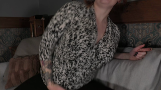 Mom's_Distracting_Pregnant_Body_-_4K.mp4