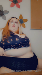 575510828_don-t-you-love-it-when-the-fat-receptionist-starts-showing-o_2.m4v