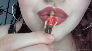 1467369357_make-out-with-my-tiny-boyfriend_0.mp4