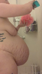 832084370_33-weeks-pregnant-shower-enjoy-xx_0.m4v