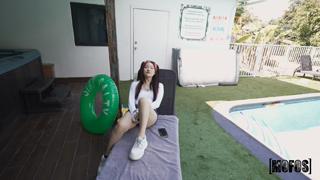 Let's Post It - 2025-02-13 - New Friend in the Hot Tub.mp4