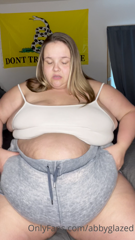 352016502_enjoy-some-farts-burps-and-sneezes-from-your-favorite-fatt_0.m4v